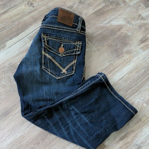 BKE Stella Low Rise Stretch Cuffed Crop Jeans Embroidered Flap Pockets Size 28 - Picture 2 of 11